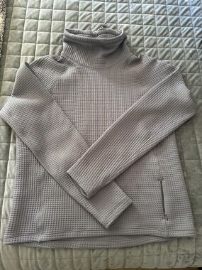 🍋 Lululemon Size 4 Waffle Knit Funnel Neck Pullover Light Gray